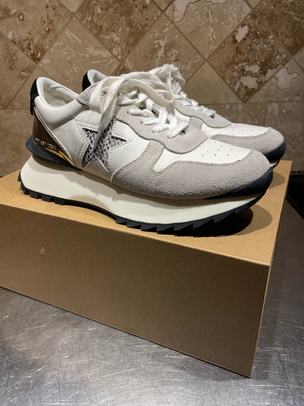 Vintage Havana White & Silver Star Platform Sneakers - Picture 2 of 13
